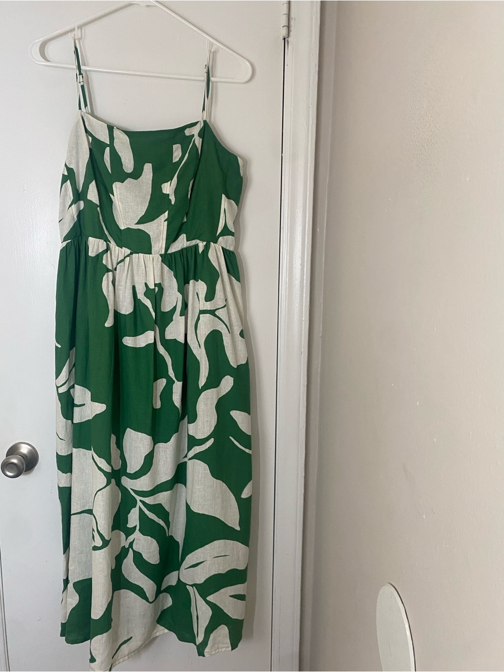 Green & White Linen-Blend Floral Print Midi Dress - Picture 6 of 11